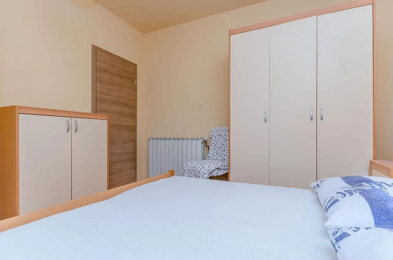 Apartment Benzon Kastela Croatia
