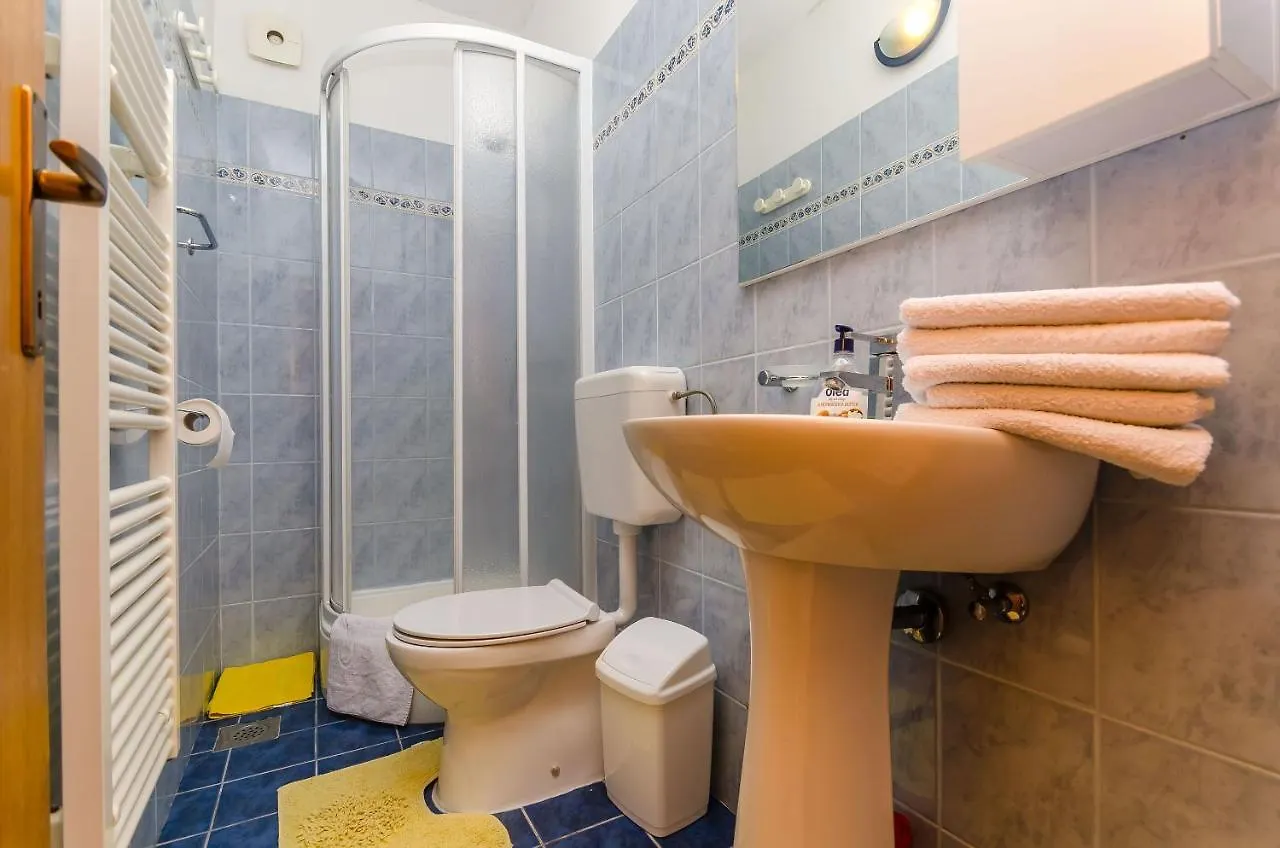 Apartment Benzon Kastela