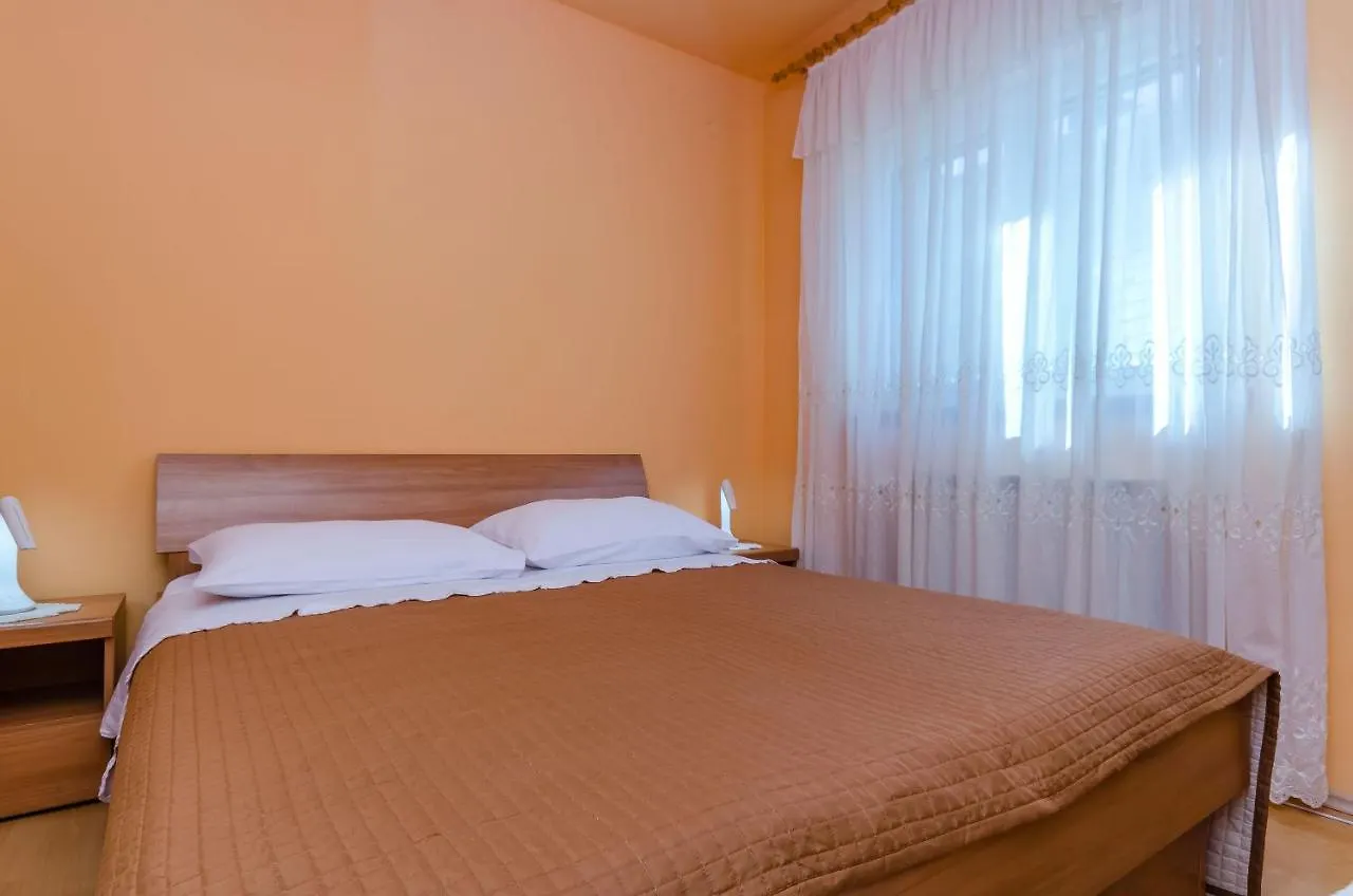 Apartment Benzon Kastela