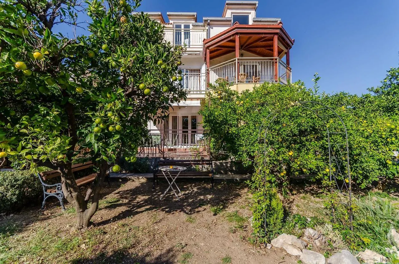 Apartment Benzon Kastela Croatia