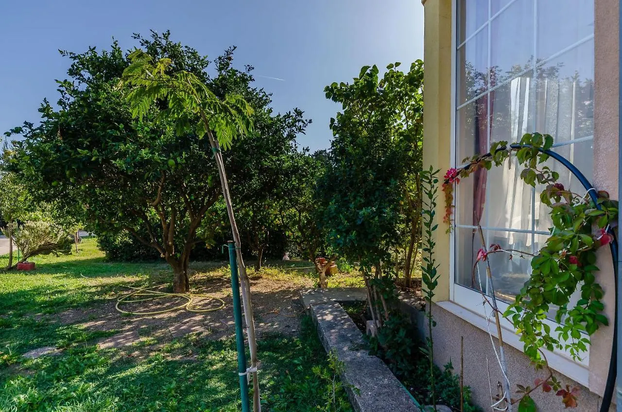 Apartment Benzon Kastela
