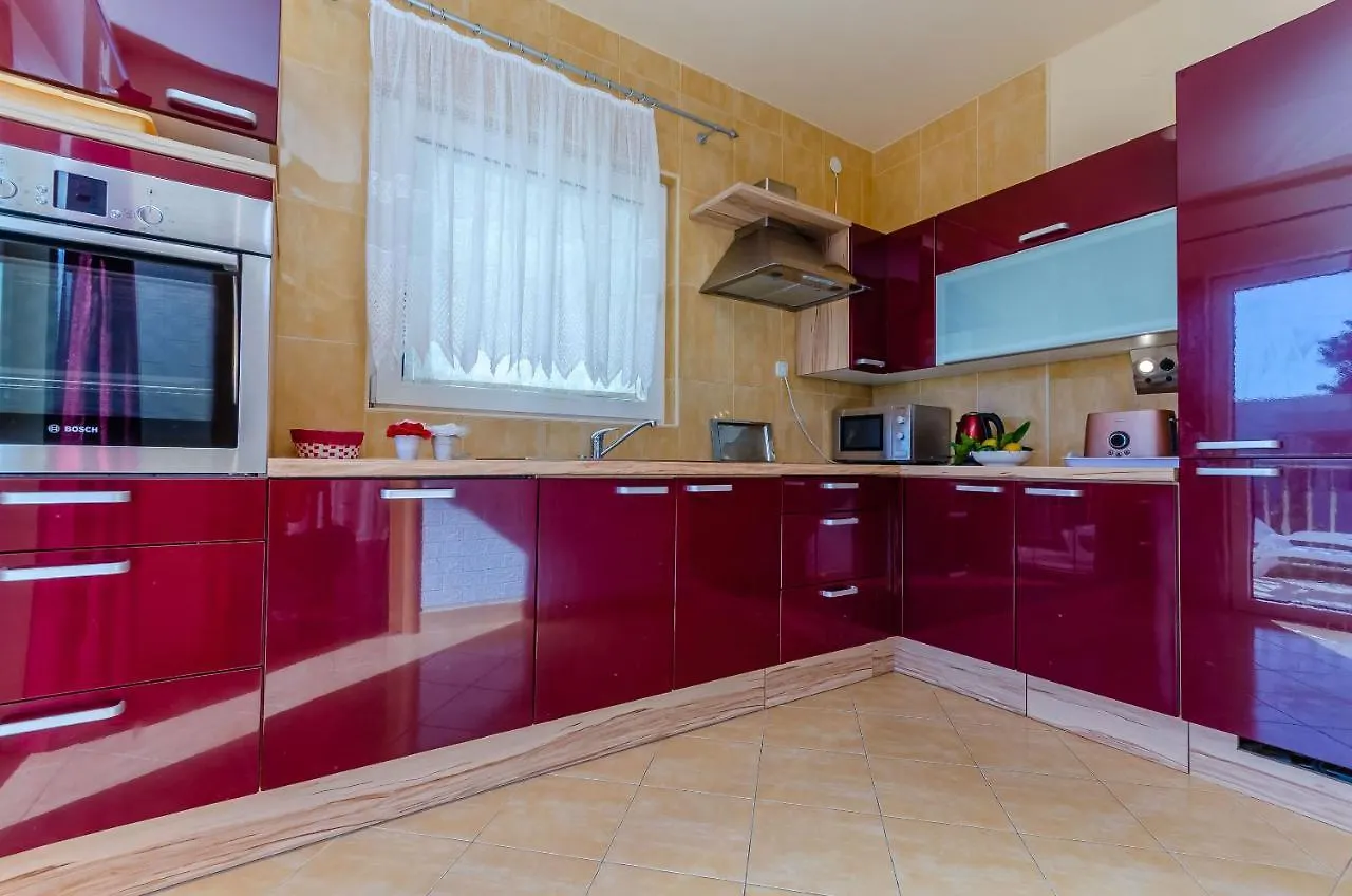 Apartment Benzon Kastela Croatia